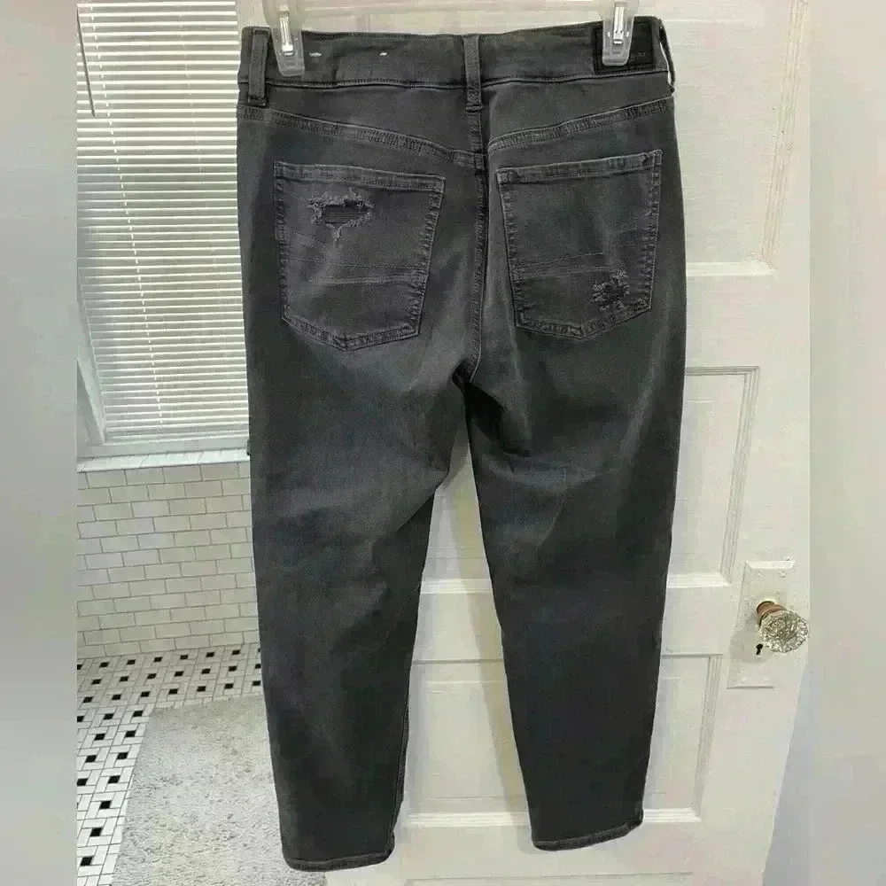 NWT American Eagle dark grey ripped tomgirl stretchy jeans size 2 short - Picture 4 of 10